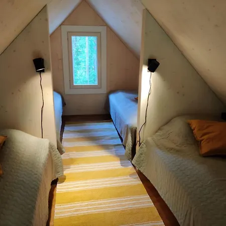 Yksipuinen Διαμέρισμα